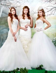 Wedding dress. Elver piger. Wedding dress. Wedding dresses. Couture wedding dress. Rikke Gudnitz Couture dresses. Bridal wear. Wedding Gown: Gudnitz Copenhagen
