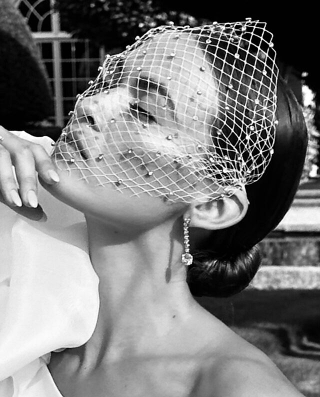 Bridal birdcage veil with rhinestone decor. Gudnitz Copenhagen. Wedding accessories