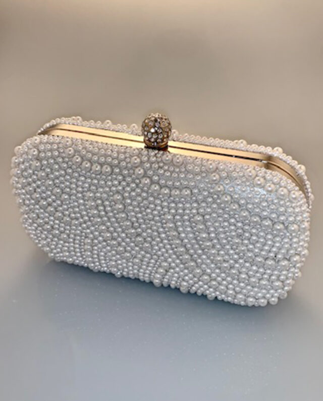 Wedding pearl clutch. Elegant clutch adorned with a mother-of-pearl pattern. Gudnitz Copenhagen.